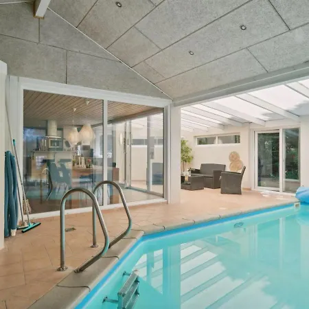 Holiday home Aud - 300m From The Sea In Ne Jutland By Interhome Hals