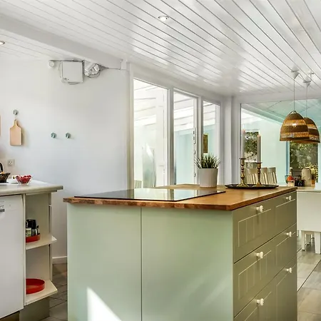 Aud - 300m From The Sea By Interhome
